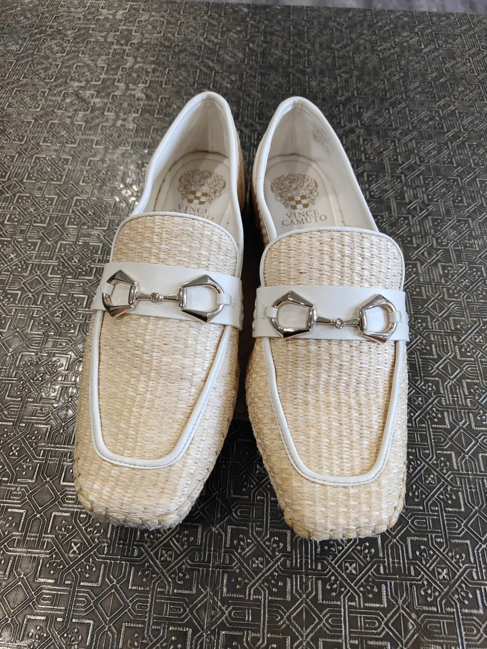 Vince Camuto Marynis Woven Loafers Great shape size 10